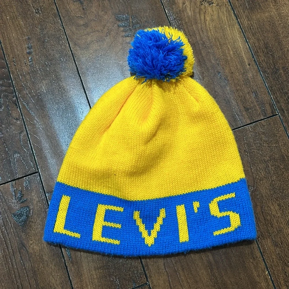 Vintage Levi’s Pom Pom Beanie Winter Hat
